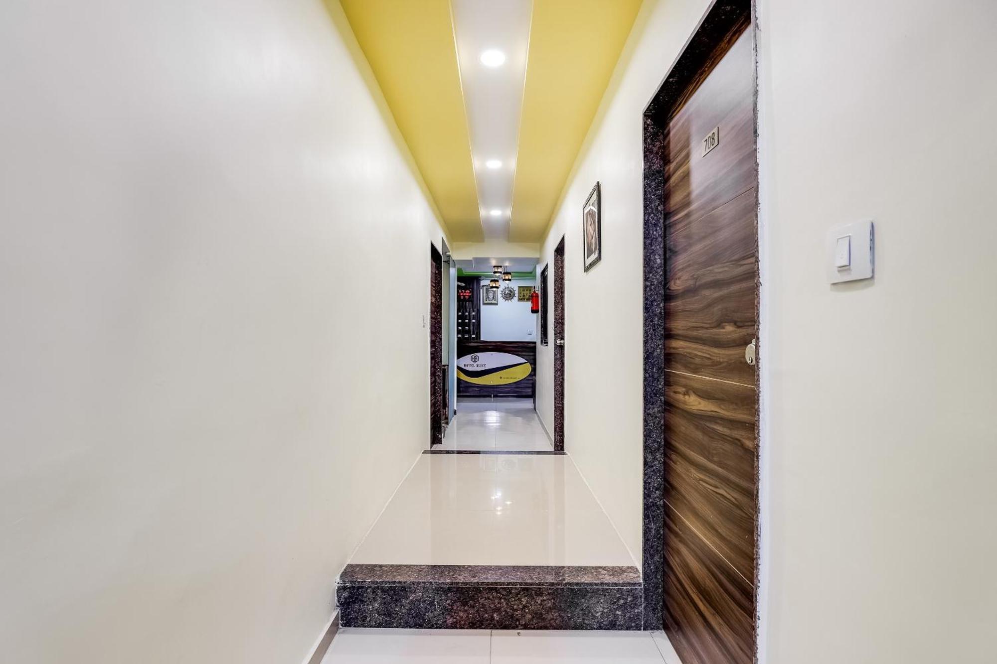 OYO 49102 Hotel Alice Ahmedabad Exterior foto